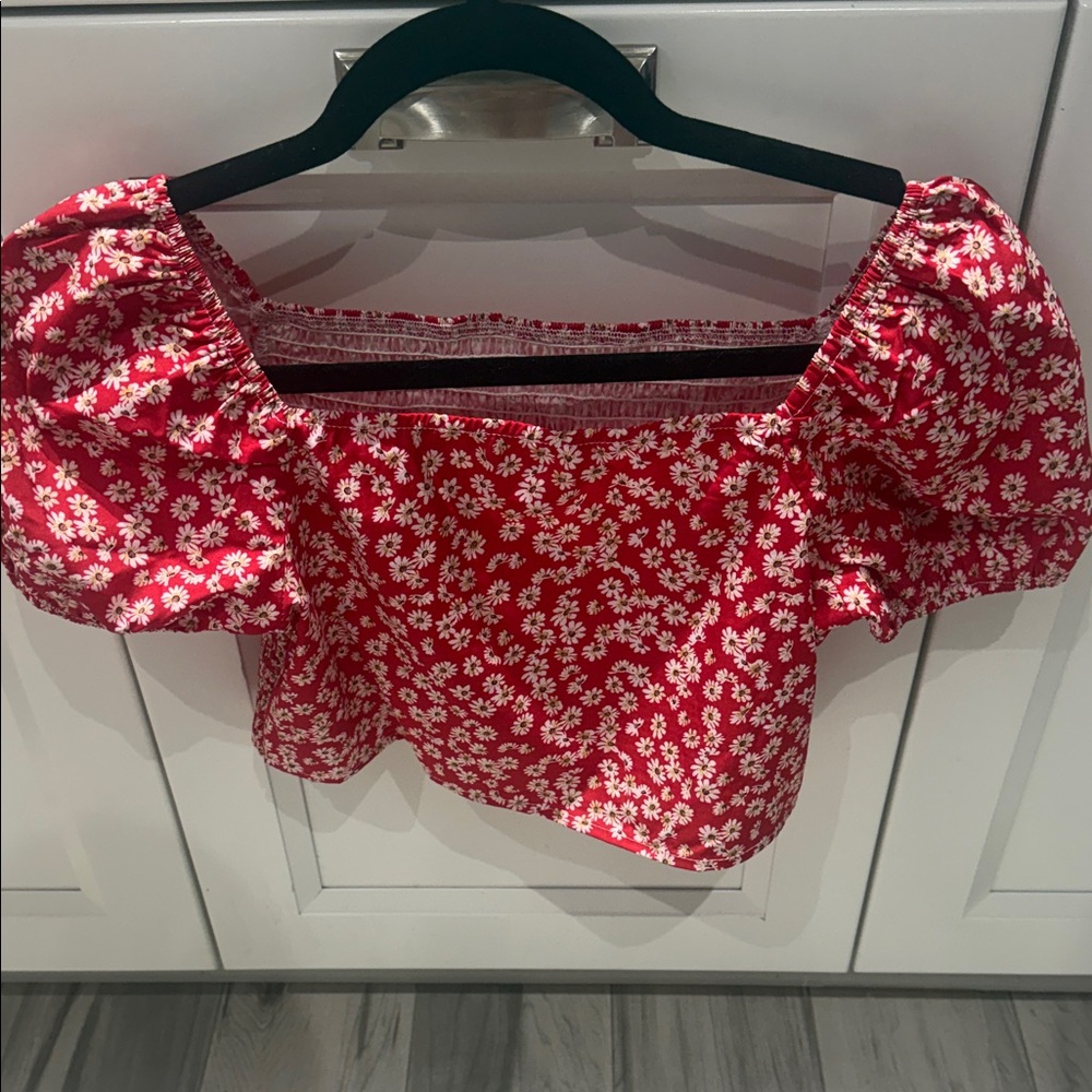 SHEIN Red Floral Puff Sleeve Blouse/ Crop top(Ships from OR)